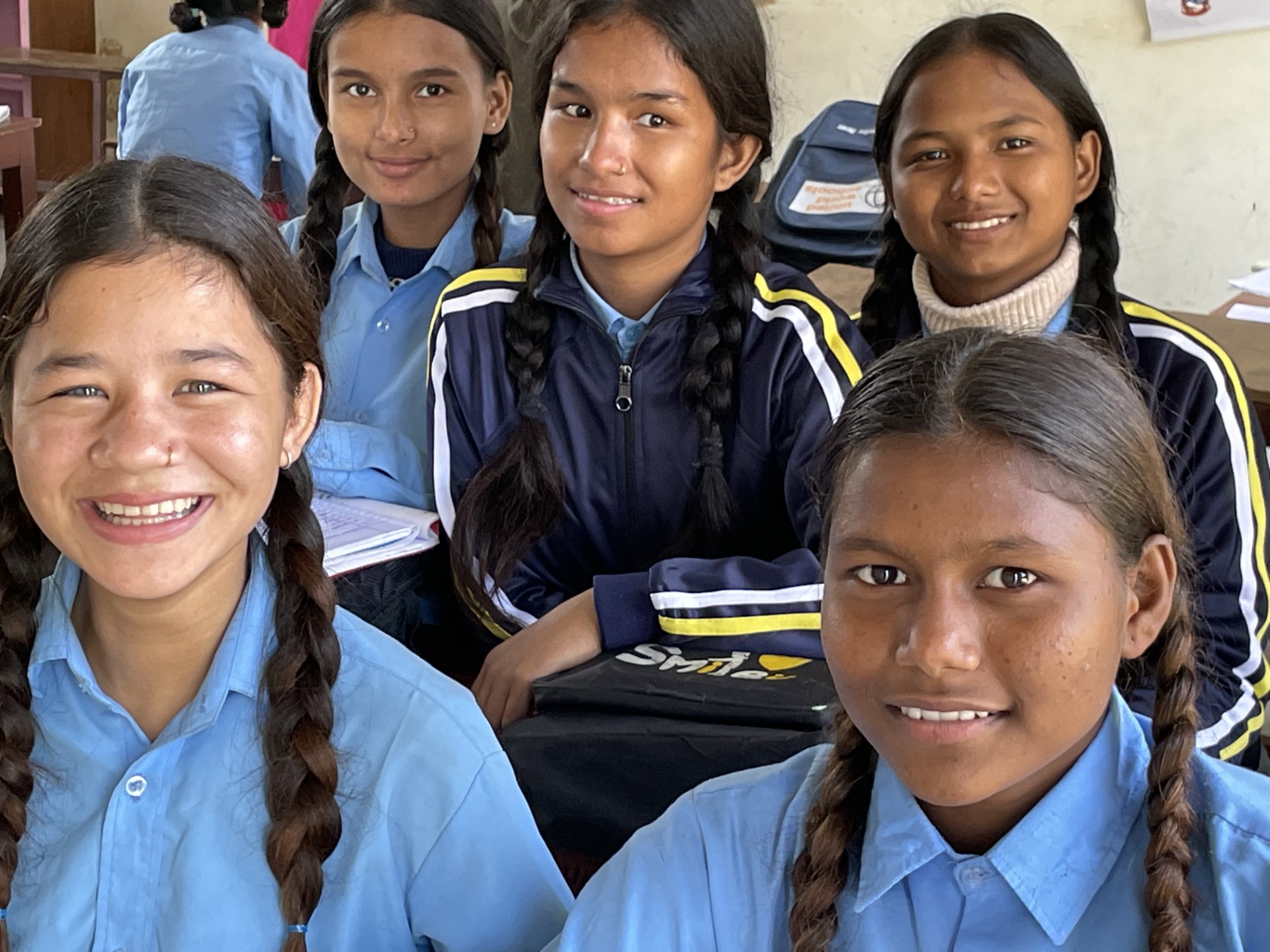 Nepalilaisia koululaisia. Kuvaaja: Kirsti Kirjavainen.