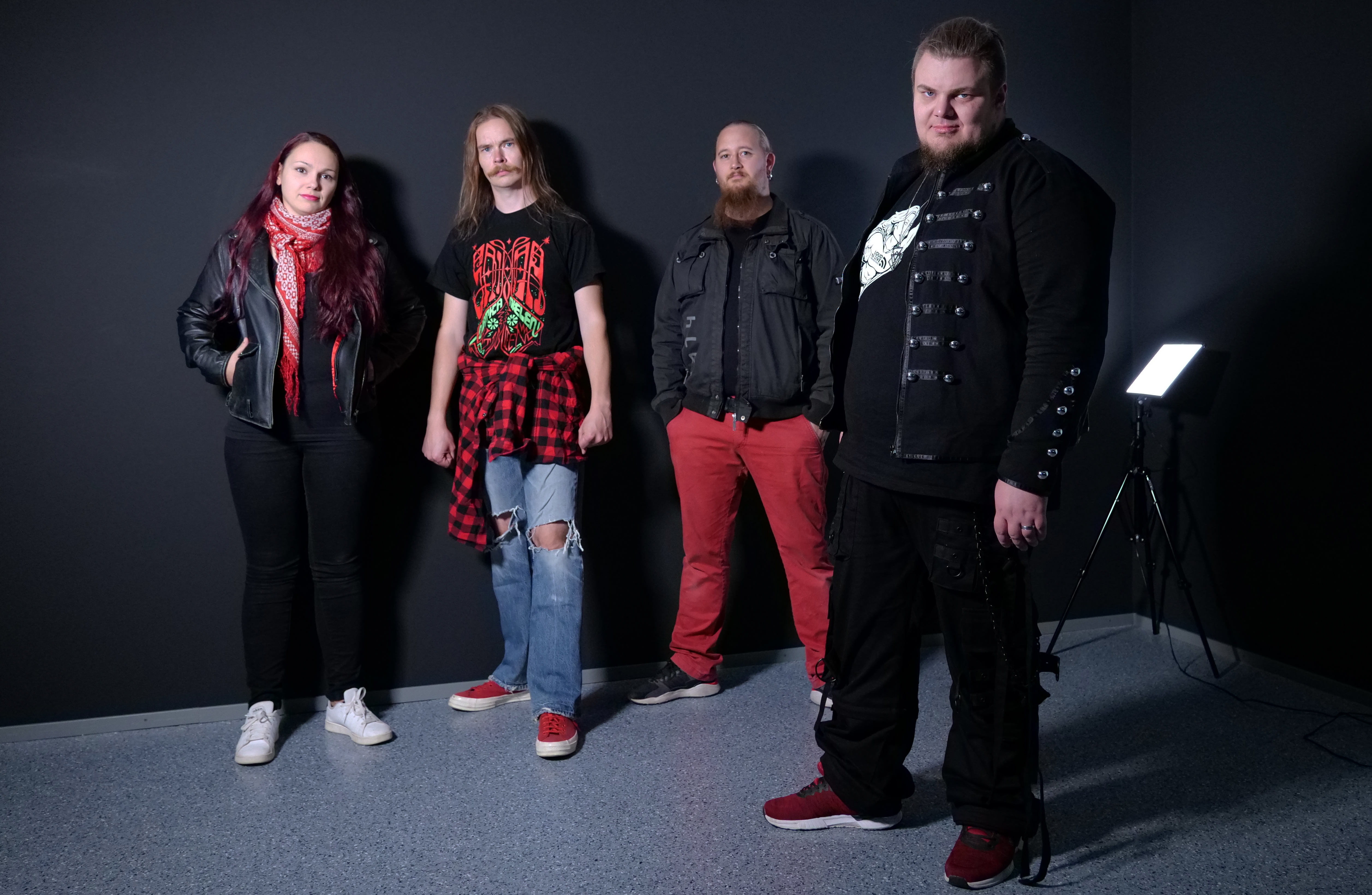 Sakari Wuorijärvi ja Apulanta Tribute -bändi.