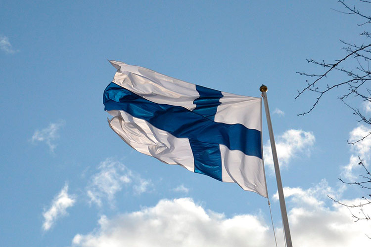 Suomenlippu_750x500.jpg