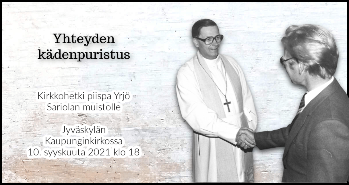 Piispa Yrjö Sariola alba yllään kättelemässä selin kameraan olevaa miestä.