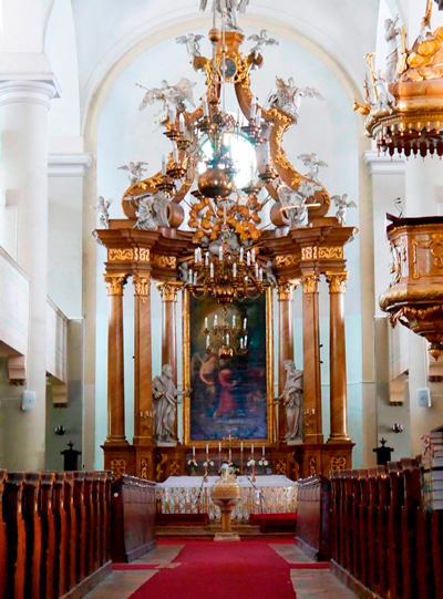 Unkarin Sopronin luterilainen seurakunnan kirkon alttari.
