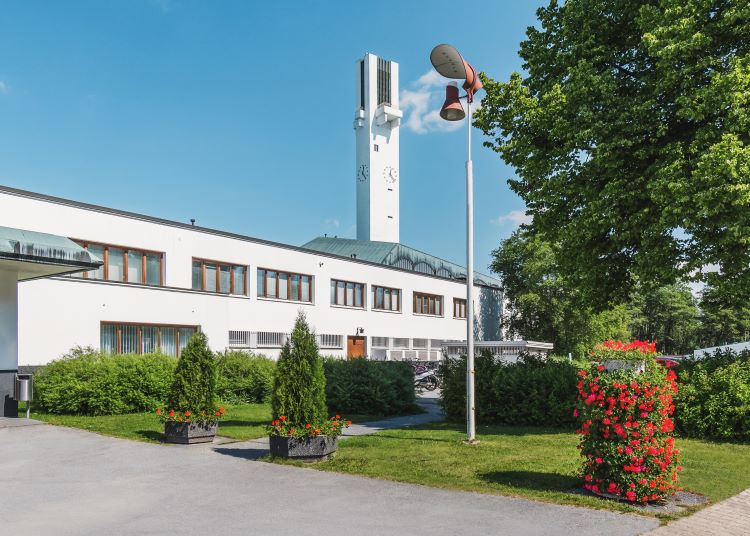 Seinäjoen seurakuntakeskus Seinäjoen seurakuntakeskuksen pääsisäänkäynnin ovet.